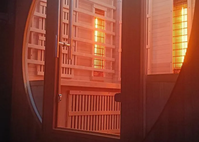 Casa Oliva Private Jacuzzi & Sauna شقة